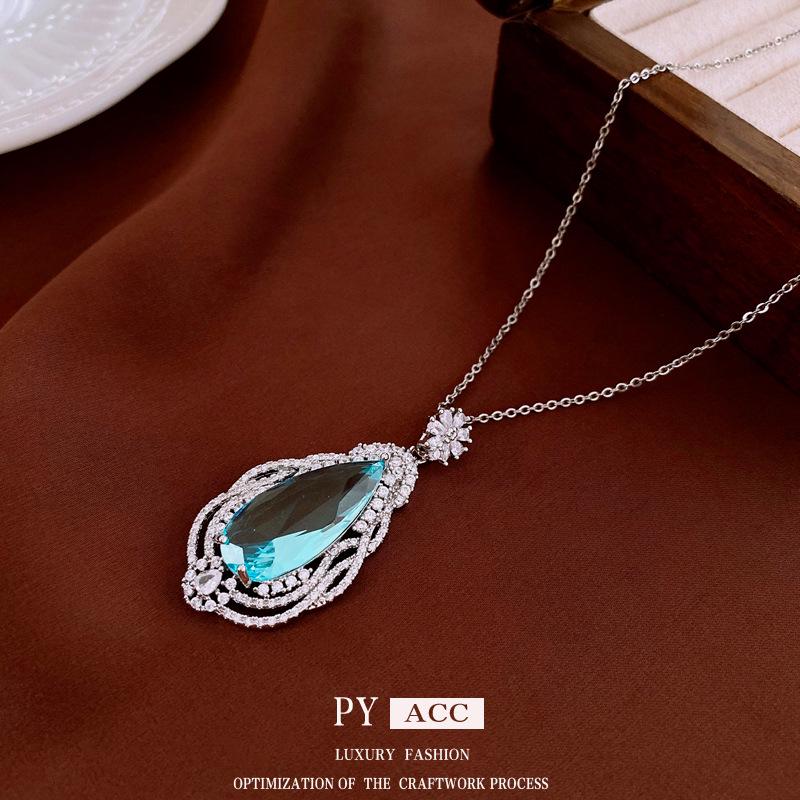 Zircon Teardrop Crystal Necklace - European & American Fashion, Elegant Clavicle Chain, Light Luxury Jewelry
Zircon Teardrop Crystal Necklace - European & American Fashion, Elegant Clavicle Chain, Light Luxury Jewelry