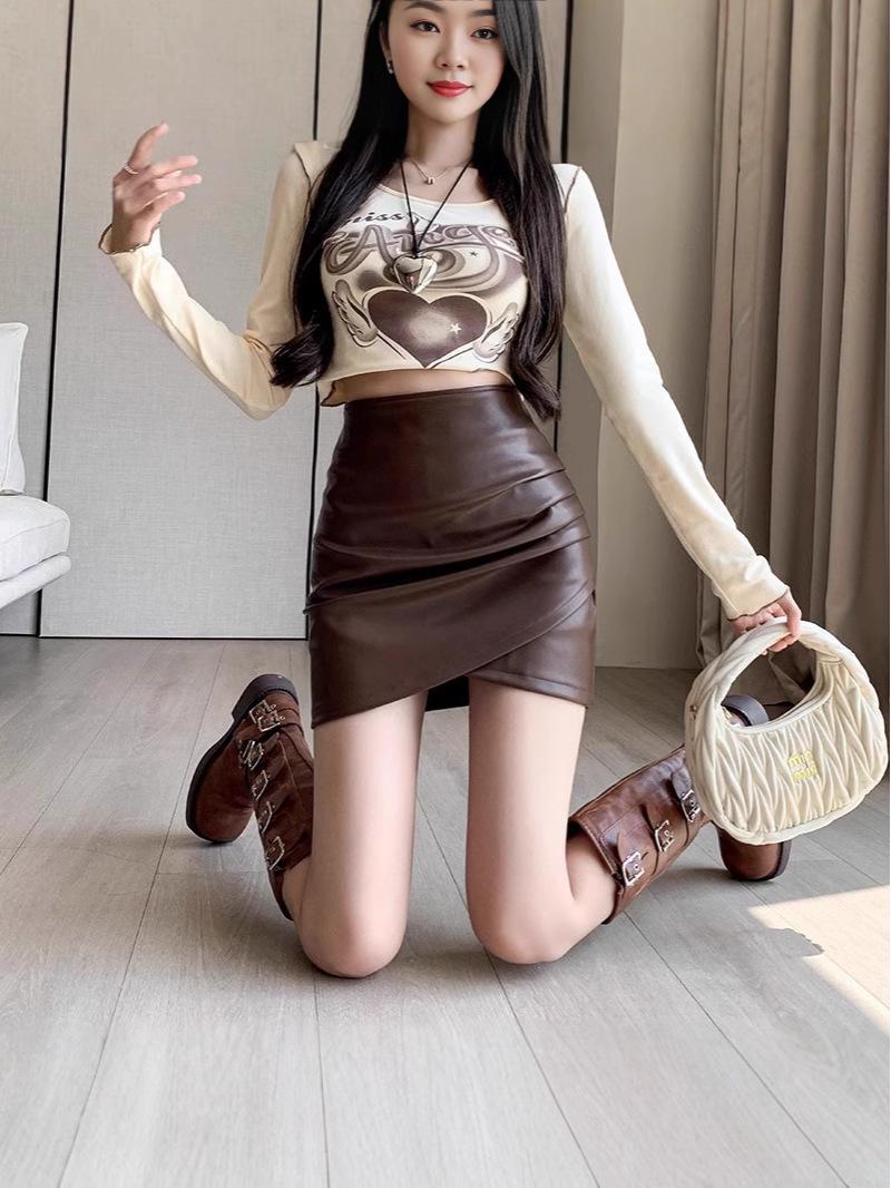 2024 Brown Leather Midi Bodycon Skirt: Women s Autumn High Waist, Sexy, Short Style for Fall/Winter S
2024 Brown Leather Midi Bodycon Skirt: Women s Autumn High Waist, Sexy, Short Style for Fall/Winter S