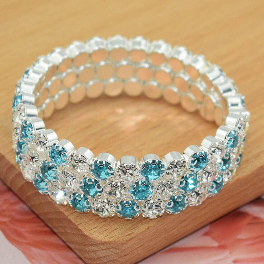 Новый свадебный браслет на руку из страз AB, сценическое хрустальное украшение
Новый свадебный браслет на руку из страз AB, сценическое хрустальное украшение