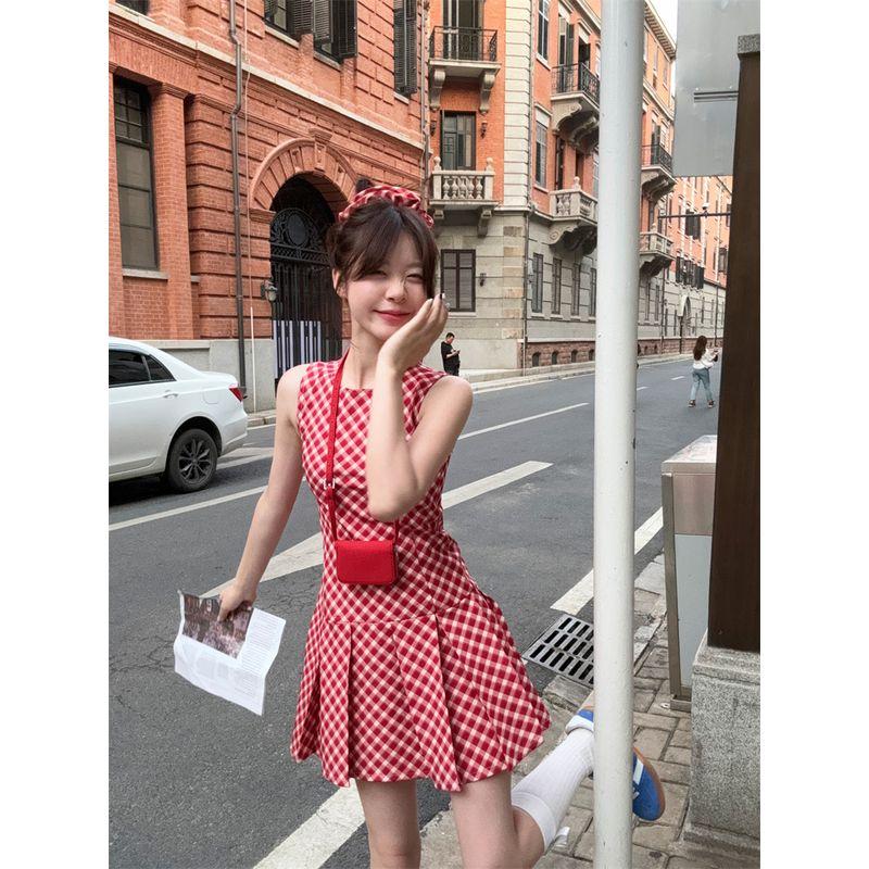 Kumikumi Sweet Style Elegant Contrast Color Plaid Sleeveless Dress Women Summer Age-Reducing CHCI Waist Hugging Vest Dress Red L
Kumikumi Sweet Style Elegant Contrast Color Plaid Sleeveless Dress Women Summer Age-Reducing CHCI Waist Hugging Vest Dress Red L
