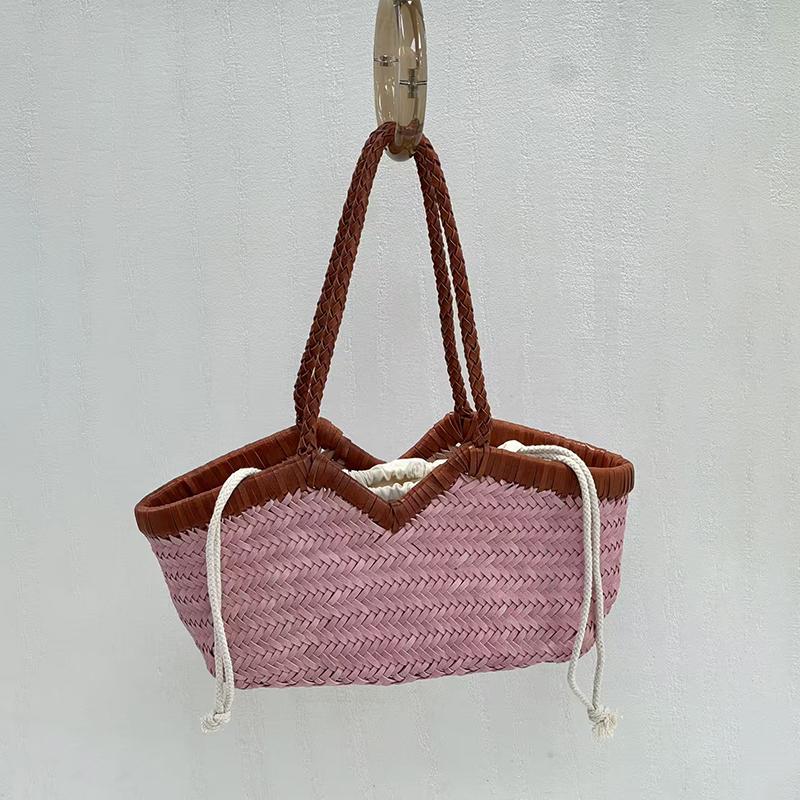 French Hand Woven Shoulder Bag High-end Beach Vacation Tote Bag Drawstring Built-in Bag Versatile Casual Commute Shopping Bag рожевий
French Hand Woven Shoulder Bag High-end Beach Vacation Tote Bag Drawstring Built-in Bag Versatile Casual Commute Shopping Bag рожевий
