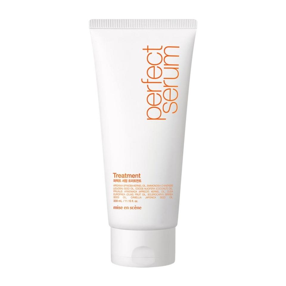 MISE EN SCENE PERFECT SERUM TREATMENT Увлажняющая маска-сыворотка для сухих волос 330ml
MISE EN SCENE PERFECT SERUM TREATMENT Увлажняющая маска-сыворотка для сухих волос 330ml