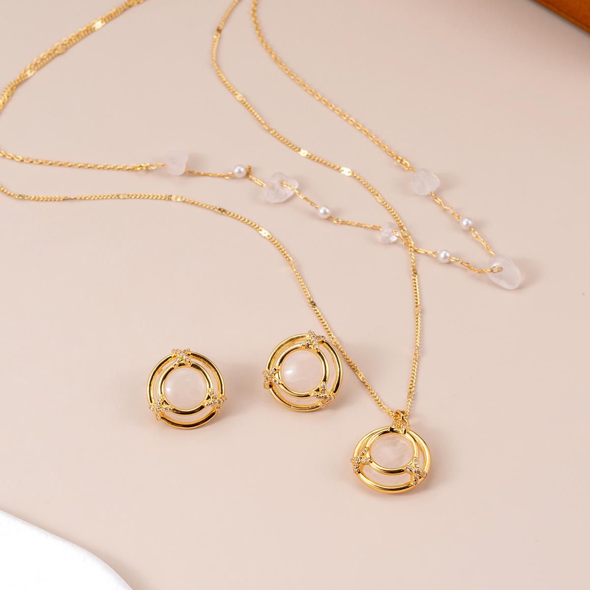 French Retro Minimalist Korean Stone Pendant Necklace, 18k Gold-Plated Brass for Women Earrings
French Retro Minimalist Korean Stone Pendant Necklace, 18k Gold-Plated Brass for Women Earrings