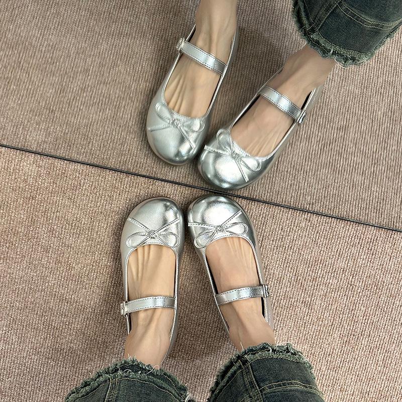 Silver French bow ballet shoes for women s 2025 spring and summer new soft-soled skirt jk Mary Jane small leather shoes 35 серебряный
Silver French bow ballet shoes for women s 2025 spring and summer new soft-soled skirt jk Mary Jane small leather shoes 35 серебряный