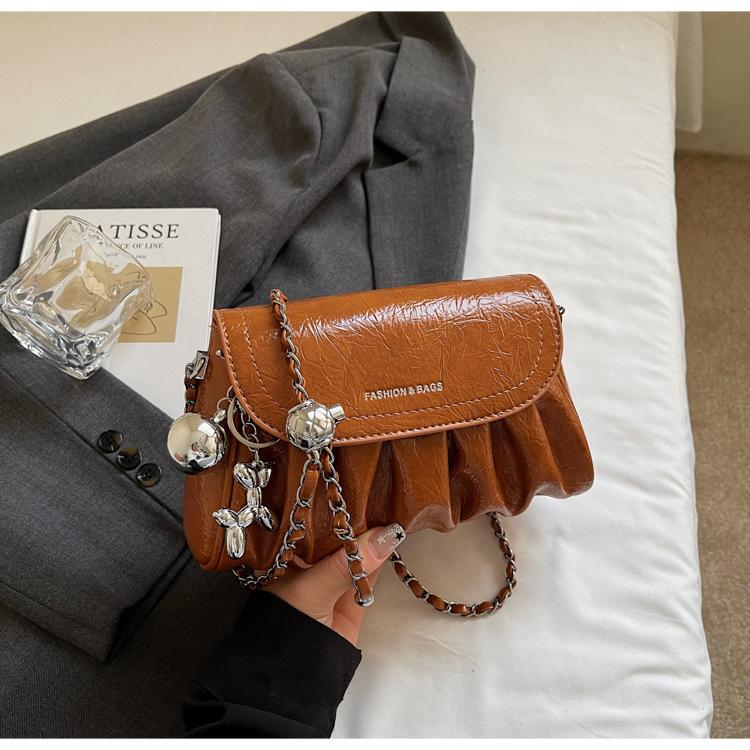 Versatile popular foreign style pleated commuter bag women s new autumn and winter fashion high-end chain one-shoulder crossbody bag small square bag коричневый
Versatile popular foreign style pleated commuter bag women s new autumn and winter fashion high-end chain one-shoulder crossbody bag small square bag коричневый