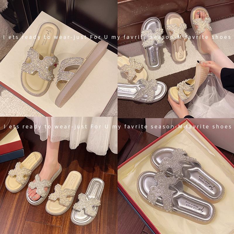Beautiful cool slippers, exquisite women s summer out on the beach with skirts, flat-bottomed slippers with water diamonds 40 срібний
Beautiful cool slippers, exquisite women s summer out on the beach with skirts, flat-bottomed slippers with water diamonds 40 срібний