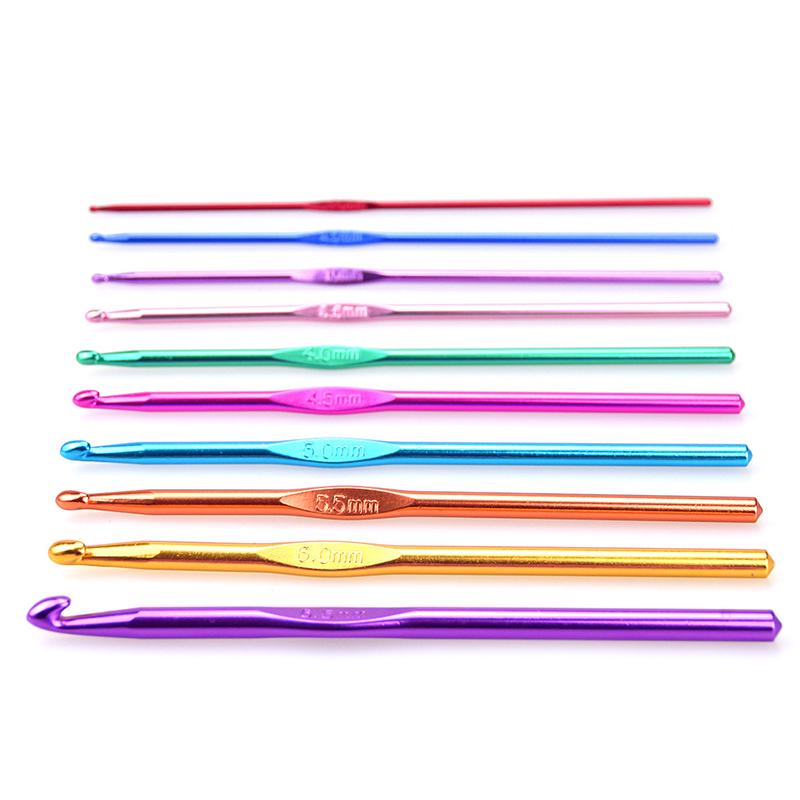 22Pcs1set алюмінієві гачки гачком спиці різнокольорові переплетення крафтова пряжа швейний інструмент з сумкою
22Pcs1set алюмінієві гачки гачком спиці різнокольорові переплетення крафтова пряжа швейний інструмент з сумкою