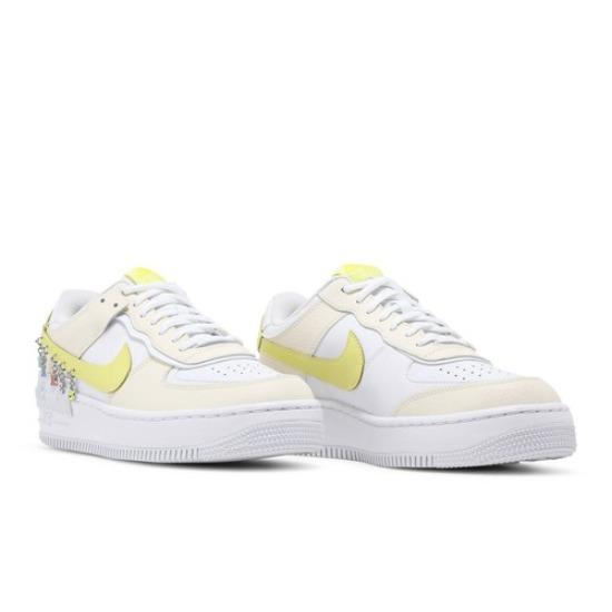 Nike Wmns Air Force 1 Shadow SE Pale Ivory Light Zitron DJ5197-100 EU 41 слонова кістка
Nike Wmns Air Force 1 Shadow SE Pale Ivory Light Zitron DJ5197-100 EU 41 слонова кістка