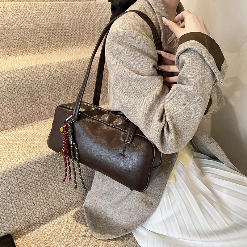 Винтажная вощеная кожаная сумка-подушка, женская сумка на одно плечо через подмышку, дорожная ручная сумка no pendant темно-коричневого
Винтажная вощеная кожаная сумка-подушка, женская сумка на одно плечо через подмышку, дорожная ручная сумка no pendant темно-коричневого