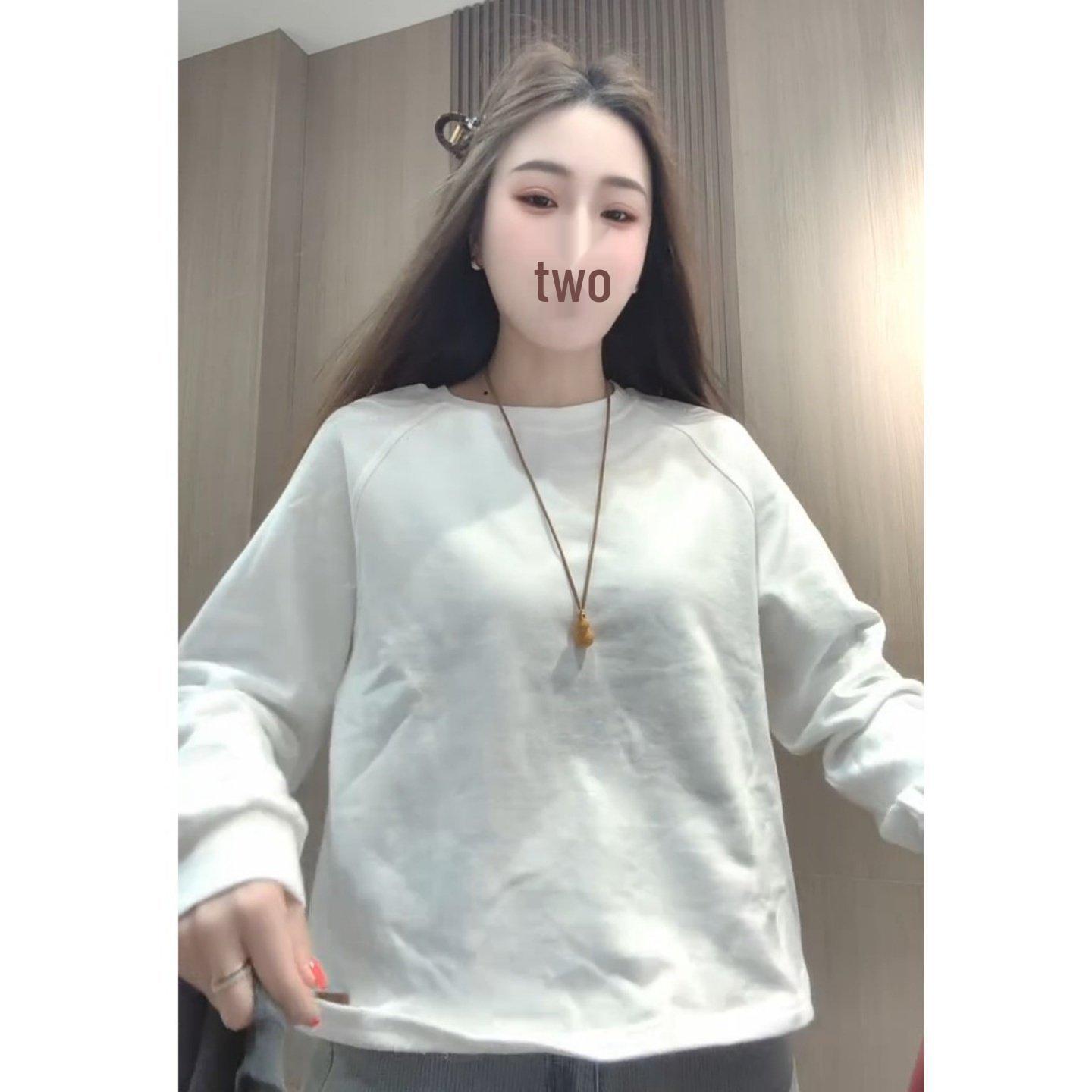 This Year s Trendy Korean-Style Loose Fit Round Neck Long-Sleeve Sweatshirt XL (115-125 kg)
This Year s Trendy Korean-Style Loose Fit Round Neck Long-Sleeve Sweatshirt XL (115-125 kg)