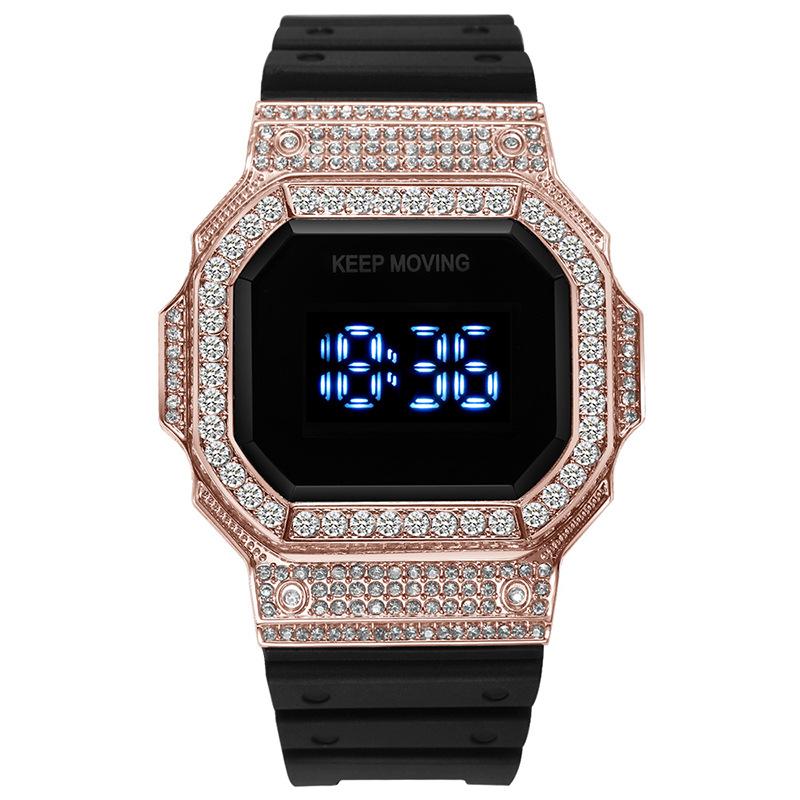 Мужчины Женщины Цифровые Часы С Подсветкой Недели Отображение Даты Циферблат Цифры Женские Наручные Часы Iced Out Diamond Style Женская Пара Reloj
Мужчины Женщины Цифровые Часы С Подсветкой Недели Отображение Даты Циферблат Цифры Женские Наручные Часы Iced Out Diamond Style Женская Пара Reloj