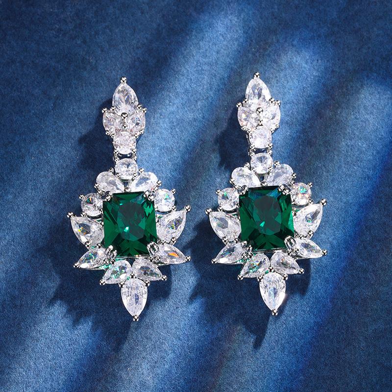 Осенне-зимние украшения Медное основание Золотое покрытие Имитация красного корунда Синяя шпинель Серьги-пусеты Подвеска Главный камень 8 * 10
Осенне-зимние украшения Медное основание Золотое покрытие Имитация красного корунда Синяя шпинель Серьги-пусеты Подвеска Главный камень 8 * 10