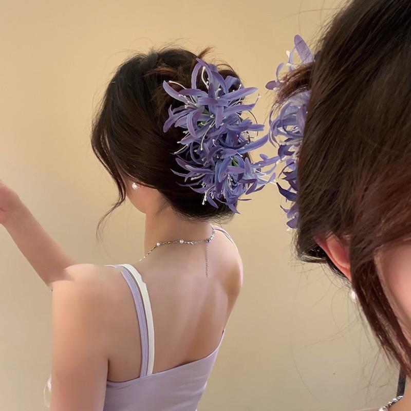 Super fairy atmosphere fabric art other side flower crystal hairpin female niche early spring accessories grab clip fashionable sweet hair
Super fairy atmosphere fabric art other side flower crystal hairpin female niche early spring accessories grab clip fashionable sweet hair