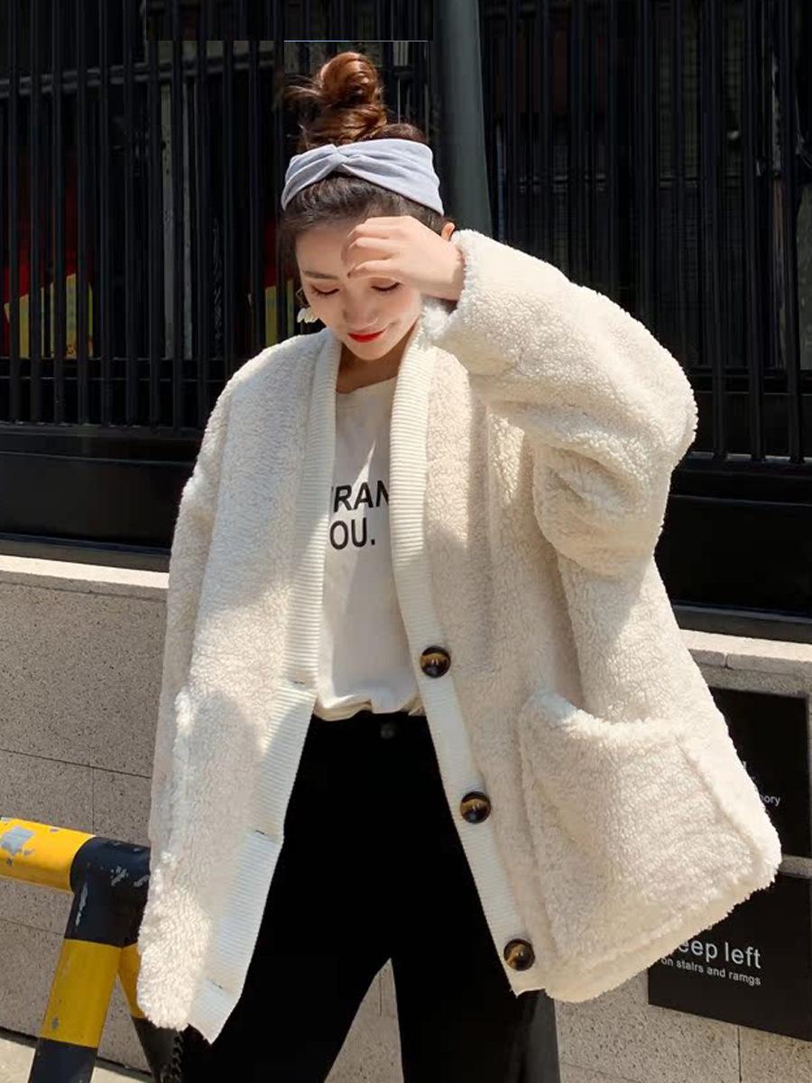 Женское пальто с меховым воротником, осенне-зимнее, из овечьей шерсти, топ, планка на пуговицах с резьбой, шерстяное пальто средней длины L
Женское пальто с меховым воротником, осенне-зимнее, из овечьей шерсти, топ, планка на пуговицах с резьбой, шерстяное пальто средней длины L