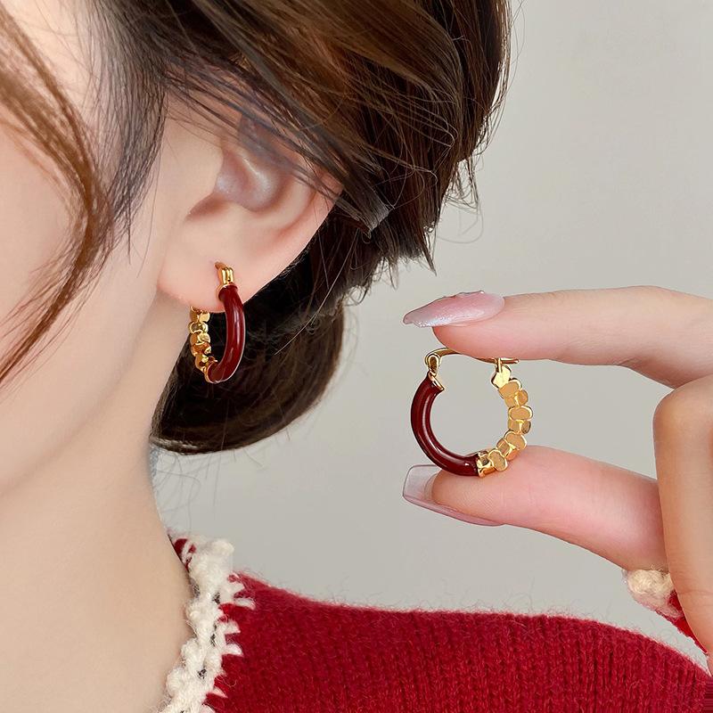 Broken silver without ear piercings, earrings, Ankola red mosquito coil disc, ear clips, retro oil dripping splicing, circle ear buckles.
Broken silver without ear piercings, earrings, Ankola red mosquito coil disc, ear clips, retro oil dripping splicing, circle ear buckles.