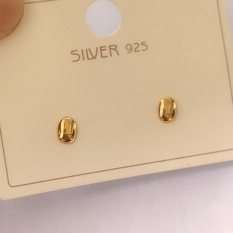 925 Silver Needle Chubby Golden Bean Teardrop Stud Earrings for Women - Smooth, Hollow, Shiny Gold Design, Fashionable Ins Style 925 Silver Needle
925 Silver Needle Chubby Golden Bean Teardrop Stud Earrings for Women - Smooth, Hollow, Shiny Gold Design, Fashionable Ins Style 925 Silver Needle