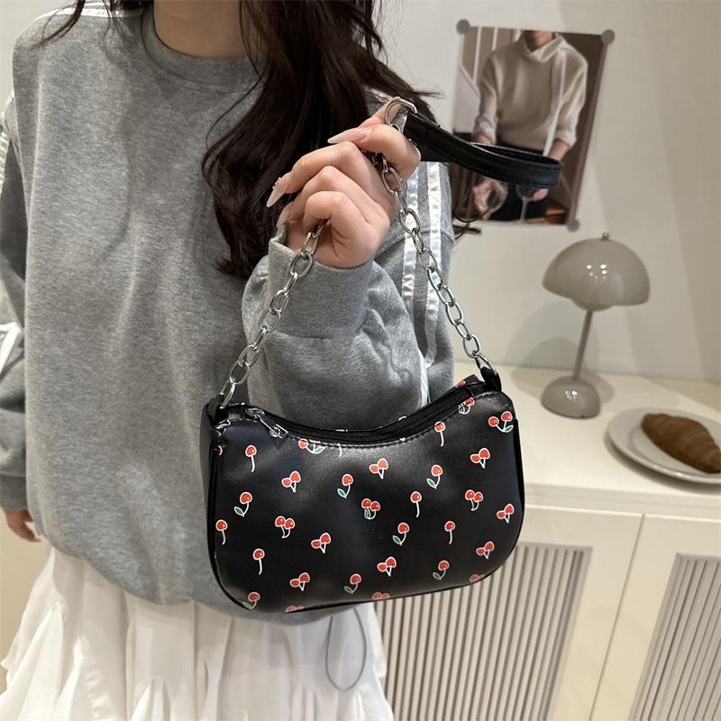 Summer new small fresh literary and fashionable versatile strawberry shoulder bag casual simple messenger bag чёрный
Summer new small fresh literary and fashionable versatile strawberry shoulder bag casual simple messenger bag чёрный