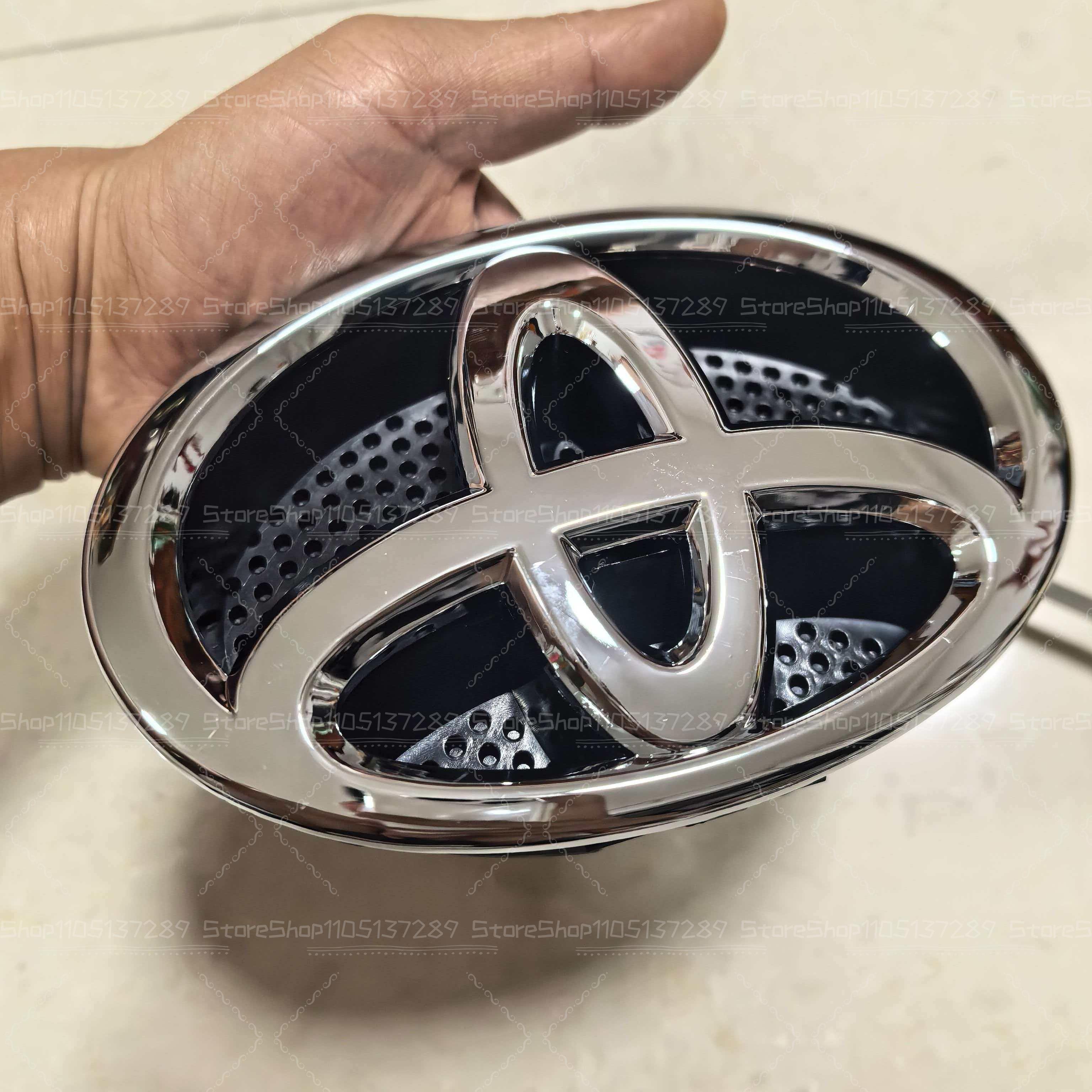 Toyota RAV4 Front Grille Bumper Emblems Logo 2013-2015 oem 75301-0R010, 7530112400, 753010R010 RAV4 13-15 серебряный
Toyota RAV4 Front Grille Bumper Emblems Logo 2013-2015 oem 75301-0R010, 7530112400, 753010R010 RAV4 13-15 серебряный