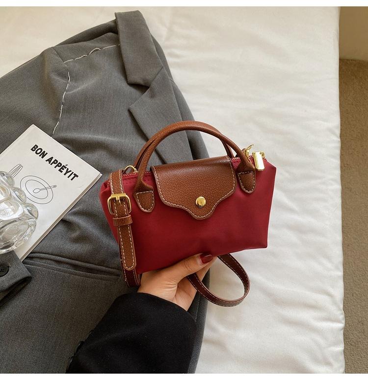 Retro fashion 2025 new versatile popular women s bag hand shoulder bag simple fashion messenger dumpling bag красный
Retro fashion 2025 new versatile popular women s bag hand shoulder bag simple fashion messenger dumpling bag красный