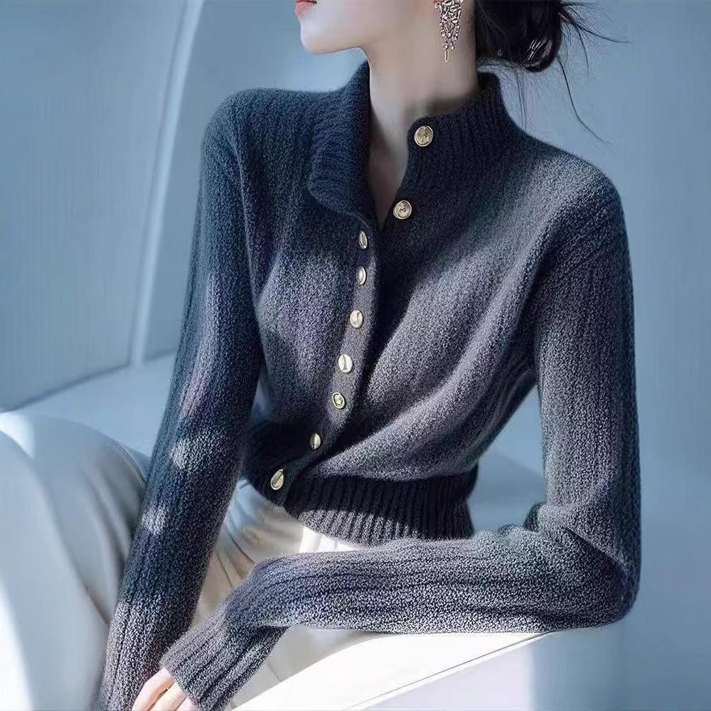Шикарный вязаный кардиган с полувысоким воротником – Мягкий, стильный свитер-топ для женщин (Коллекция Осень/Зима 2025) One Size темно-синий
Шикарный вязаный кардиган с полувысоким воротником – Мягкий, стильный свитер-топ для женщин (Коллекция Осень/Зима 2025) One Size темно-синий