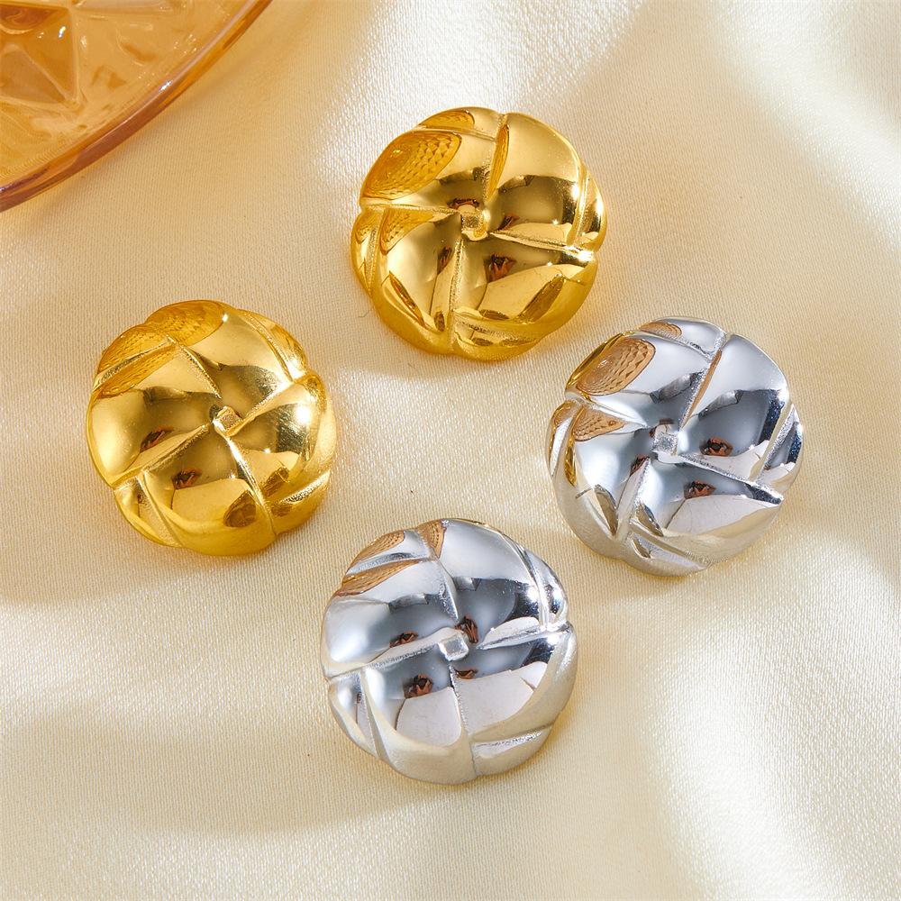 Chic European & American Luxury Titanium Steel Arc Earrings – Unique Design, Durable, Non-Fading
Chic European & American Luxury Titanium Steel Arc Earrings – Unique Design, Durable, Non-Fading