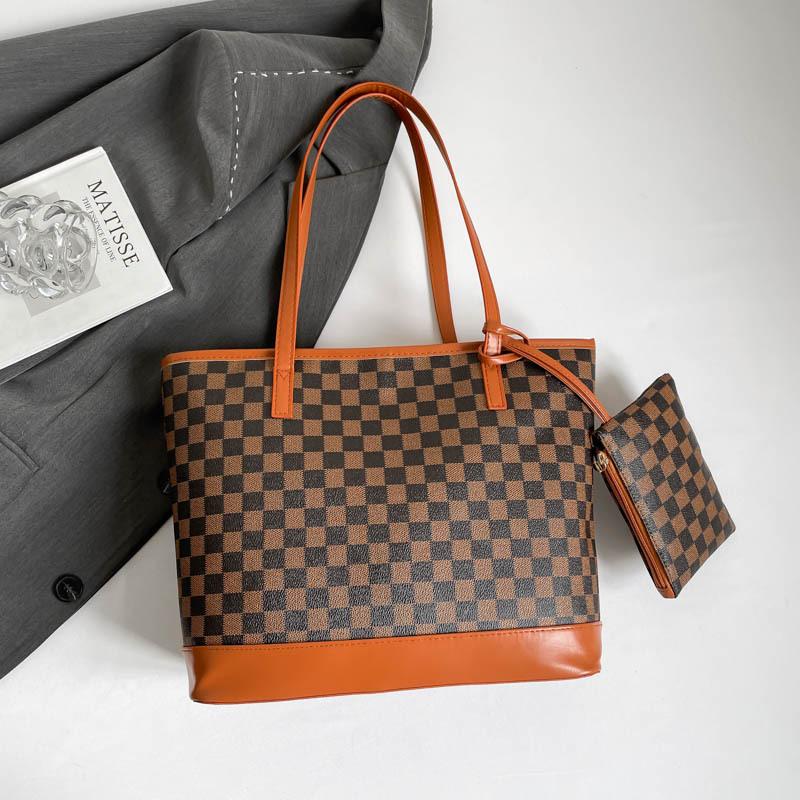 Ретро зарубежный стиль большая вместимость женская сумка для поездок красивая универсальная портативная на плечо подмышку продвинутая атмосфера персонализированная женская сумка коричневый
Ретро зарубежный стиль большая вместимость женская сумка для поездок красивая универсальная портативная на плечо подмышку продвинутая атмосфера персонализированная женская сумка коричневый