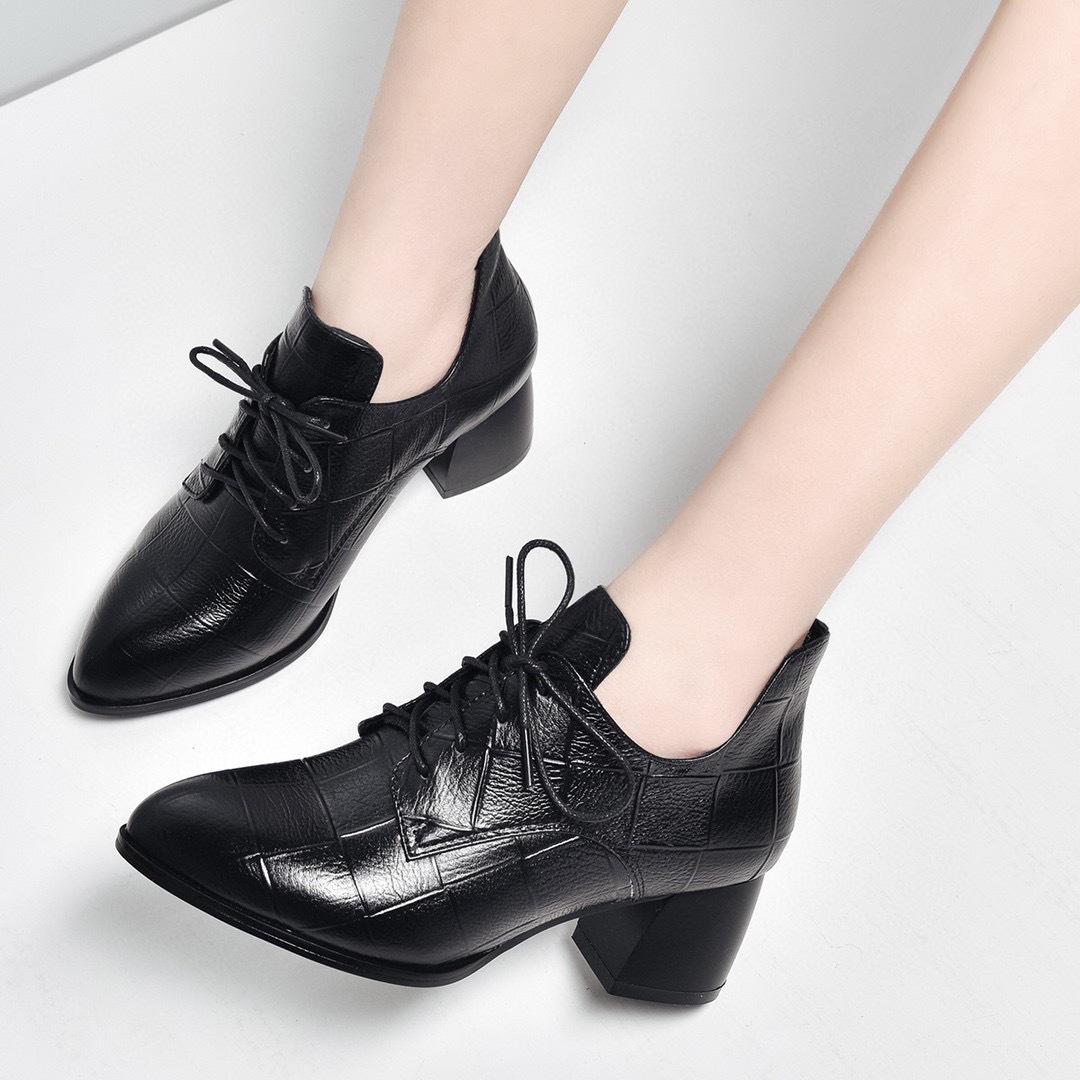 Fashion pointed deep mouth single shoes 2025 autumn new British style high heels lace-up plaid cowhide thick heel women s shoes 40 чорний
Fashion pointed deep mouth single shoes 2025 autumn new British style high heels lace-up plaid cowhide thick heel women s shoes 40 чорний