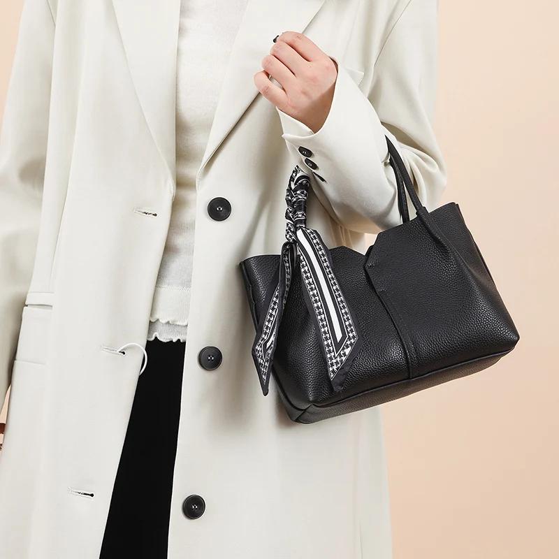 Genuine Leather Cowhide Tote Bag Daily Commuting Women Messenger Bag Fashion Shoulder Crossbody Bag Female Handbag Bolso 25cm 11cm 18cm
Genuine Leather Cowhide Tote Bag Daily Commuting Women Messenger Bag Fashion Shoulder Crossbody Bag Female Handbag Bolso 25cm 11cm 18cm