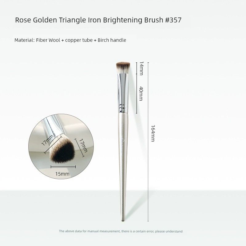 Oblique Triangle Face Brightening Tear Groove Highlight Brush Fiber Wool Triangle Iron Brightening Brush
Oblique Triangle Face Brightening Tear Groove Highlight Brush Fiber Wool Triangle Iron Brightening Brush