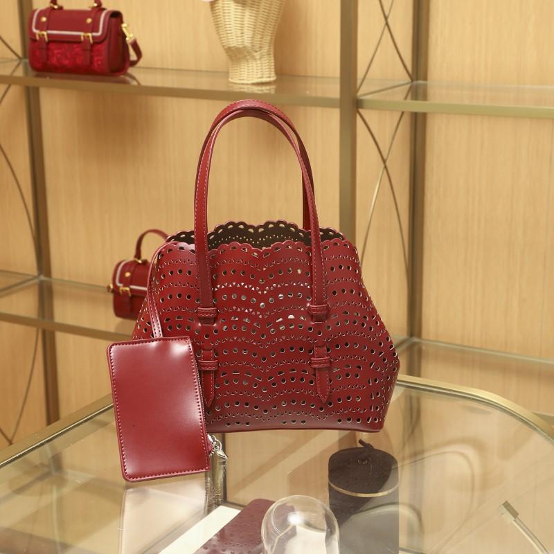 Hot New Women s Bag Wavy Hollow Carved Small Vegetable Basket Mini Niche Design Portable Shoulder вино красного
Hot New Women s Bag Wavy Hollow Carved Small Vegetable Basket Mini Niche Design Portable Shoulder вино красного