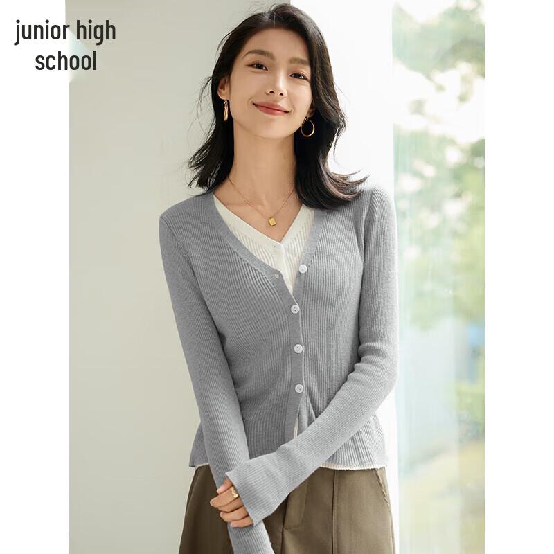 Chushen Women s V-Neck Faux Two-Piece Wool Blend Knit Top M
Chushen Women s V-Neck Faux Two-Piece Wool Blend Knit Top M