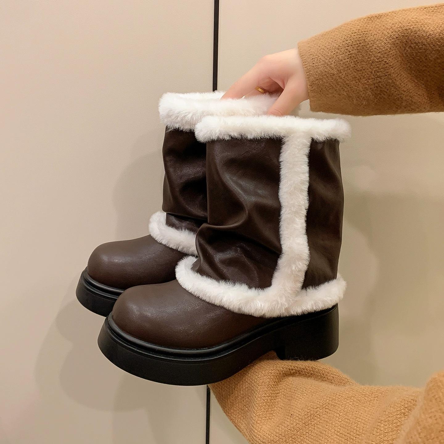 New fashion casual warm velvet snow boots women s thickened autumn and winter versatile short boots leather platform cotton shoes 40 темно-коричневого кольору
New fashion casual warm velvet snow boots women s thickened autumn and winter versatile short boots leather platform cotton shoes 40 темно-коричневого кольору