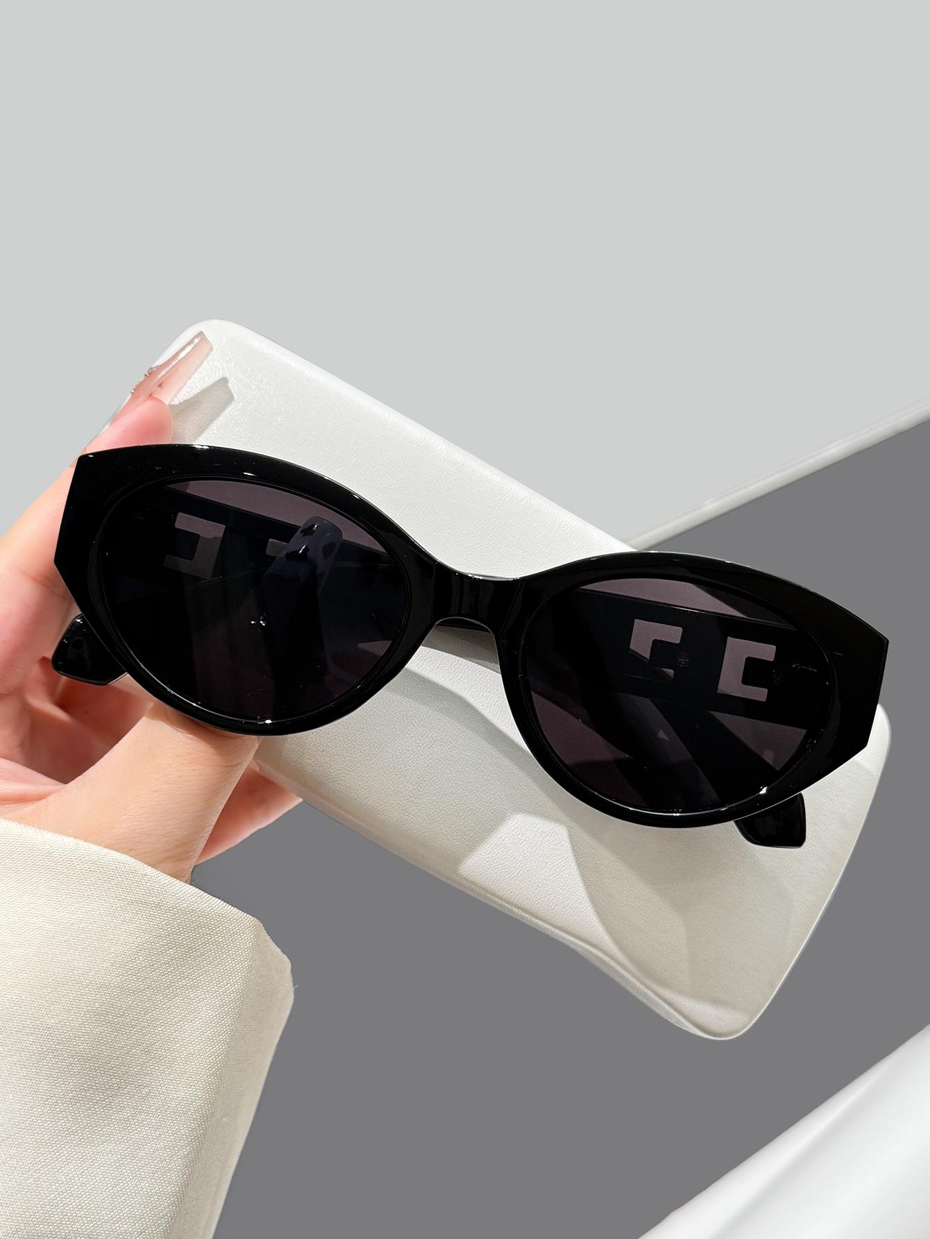 1Pc Classic Fashion Women s Oval Sunglasses Trendy Solid Color Sunglasses Unisex Suitable for Beach Vacation, Driving
1Pc Classic Fashion Women s Oval Sunglasses Trendy Solid Color Sunglasses Unisex Suitable for Beach Vacation, Driving