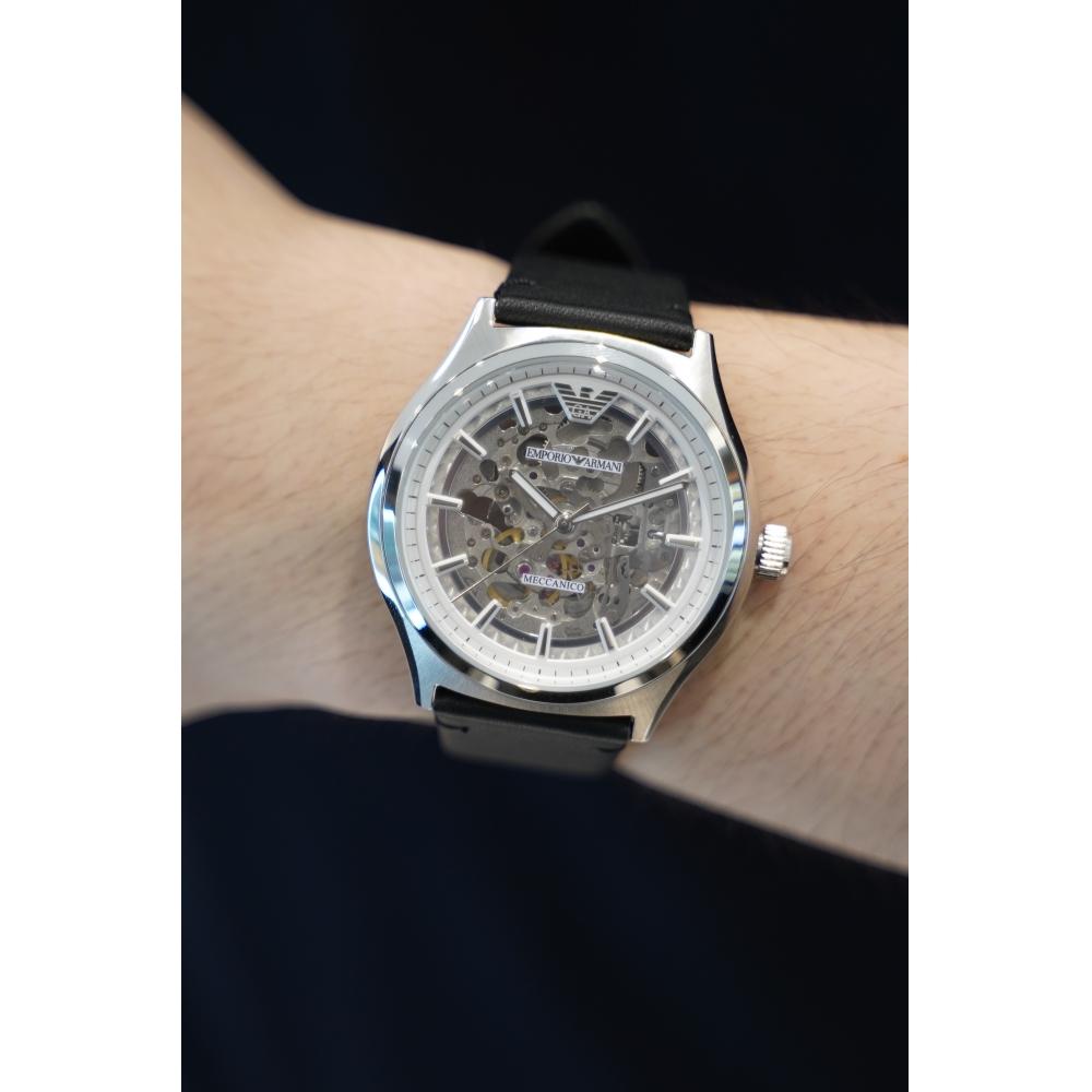 Armani Emporio Armani Автоматические мужские кожаные часы AR60003 Роскошные часы Подарок на годовщину
Armani Emporio Armani Автоматические мужские кожаные часы AR60003 Роскошные часы Подарок на годовщину