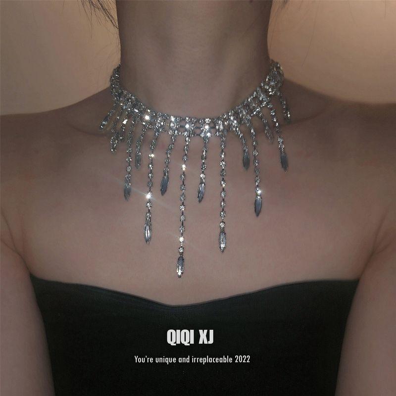 Luxury Fashion Sparkling Full Rhinestone Tassel Necklace Fashion Elegant Classy Special-Interest Design Clavicle Chain Evening Dress Accessories Default
Luxury Fashion Sparkling Full Rhinestone Tassel Necklace Fashion Elegant Classy Special-Interest Design Clavicle Chain Evening Dress Accessories Default