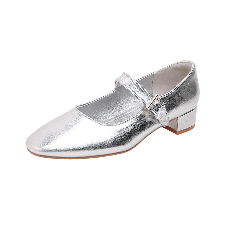 Grape mother of the same style, French one-word buckle strap, single shoes, square head, shallow mouth, sheepskin, comfortable thick heel, Mary Jane 40
Grape mother of the same style, French one-word buckle strap, single shoes, square head, shallow mouth, sheepskin, comfortable thick heel, Mary Jane 40