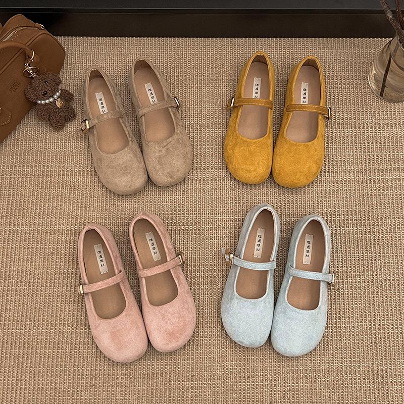 French retro shallow mouth single shoes women s summer new French evening shoes gentle fairy wind soft flat Mary Jane shoes 40 абрикосовий
French retro shallow mouth single shoes women s summer new French evening shoes gentle fairy wind soft flat Mary Jane shoes 40 абрикосовий