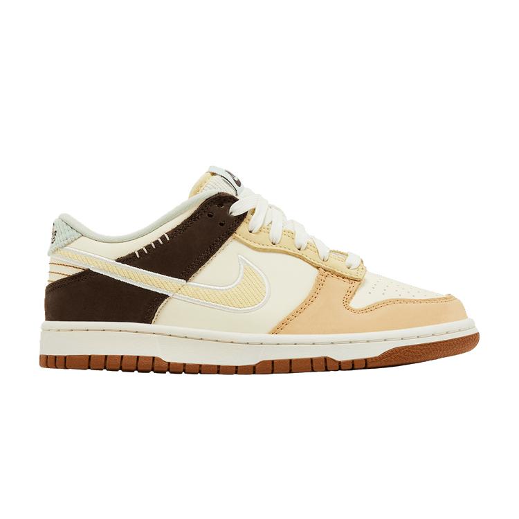 Кроссовки Nike Dunk Low GS Passing Notes Pack для детей, кремовые, кокосово-молочные, парус HQ3474-171 35.5
Кроссовки Nike Dunk Low GS Passing Notes Pack для детей, кремовые, кокосово-молочные, парус HQ3474-171 35.5