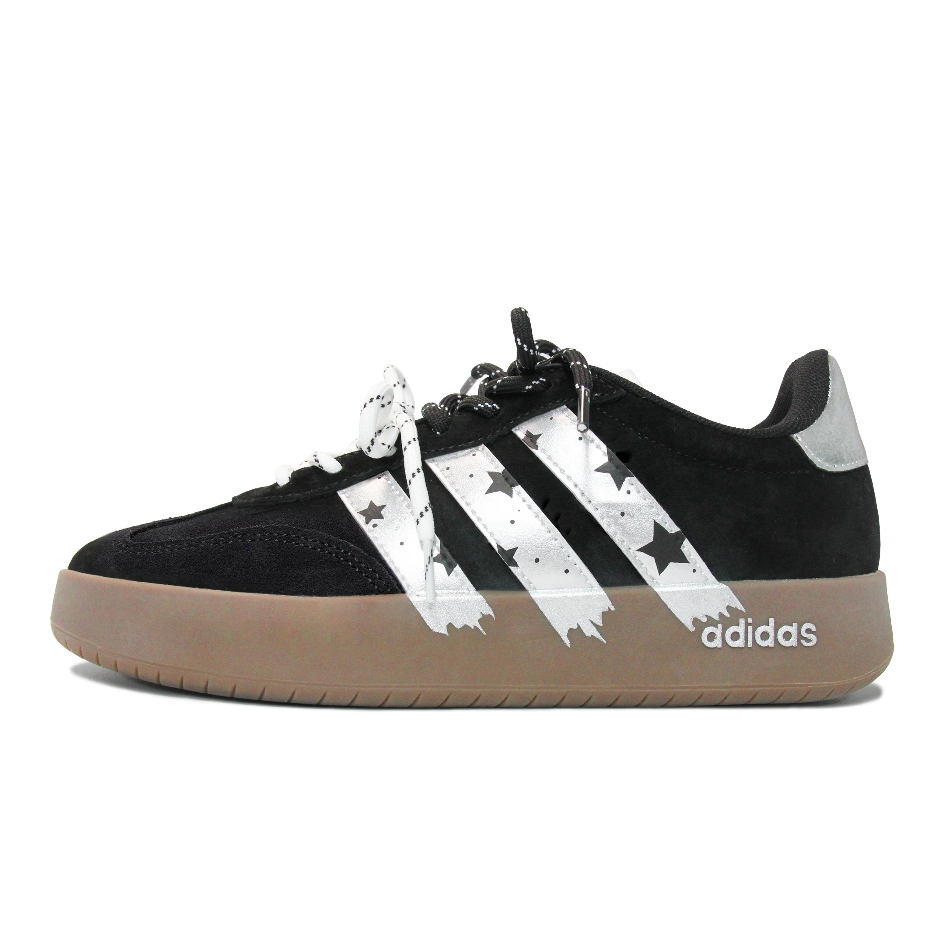 Adidas BARREDA Walking Planet, Black Silver Flash Star Low top German Army Trainers Unisex Silver Black JQ4235(Team1492-) 41⅓
Adidas BARREDA Walking Planet, Black Silver Flash Star Low top German Army Trainers Unisex Silver Black JQ4235(Team1492-) 41⅓