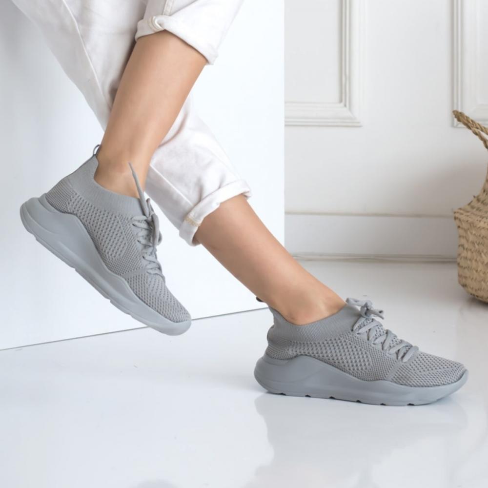 Женские модные кроссовки
Женские модные кроссовки