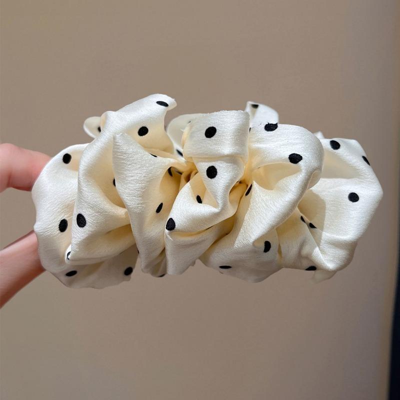 Cloud Wave Point Back of Head Banana Clip Broken Flower Hair Display Volume Hair Horizontal Clip High Ponytail Hairpin Headwear Bow
Cloud Wave Point Back of Head Banana Clip Broken Flower Hair Display Volume Hair Horizontal Clip High Ponytail Hairpin Headwear Bow