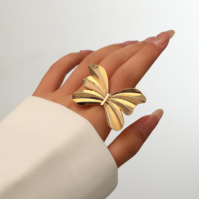 Дизайнерское иррегулярное металлическое кольцо-веер, личность, преувеличенное трехмерное кольцо с гинкго билоба, фаланговое кольцо