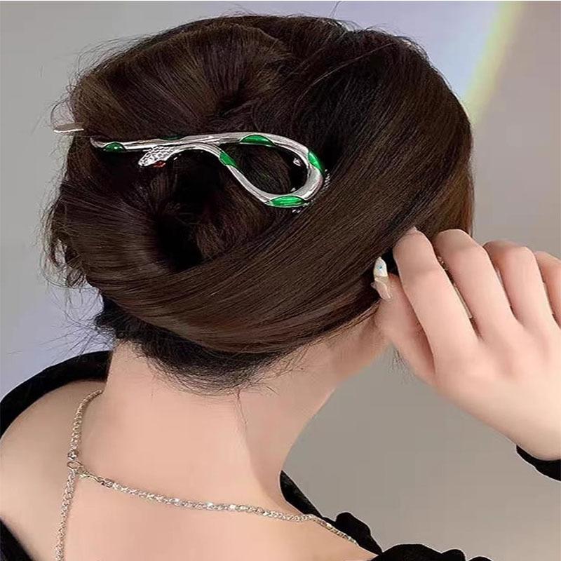 Luxury Snake Shaped Hair Clip Metal Twist Clasp Hairpin Elegant Design Durable Hair Accessory for Daily Use and Special Occasions One Size серебряный
Luxury Snake Shaped Hair Clip Metal Twist Clasp Hairpin Elegant Design Durable Hair Accessory for Daily Use and Special Occasions One Size серебряный