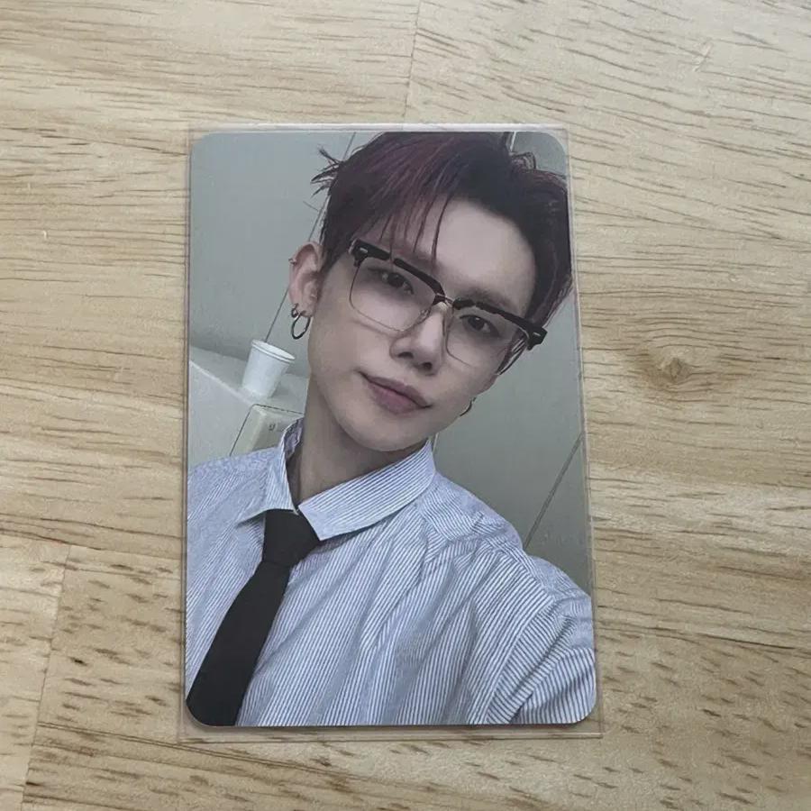 2025 Season s Greetings Photocard
2025 Season s Greetings Photocard