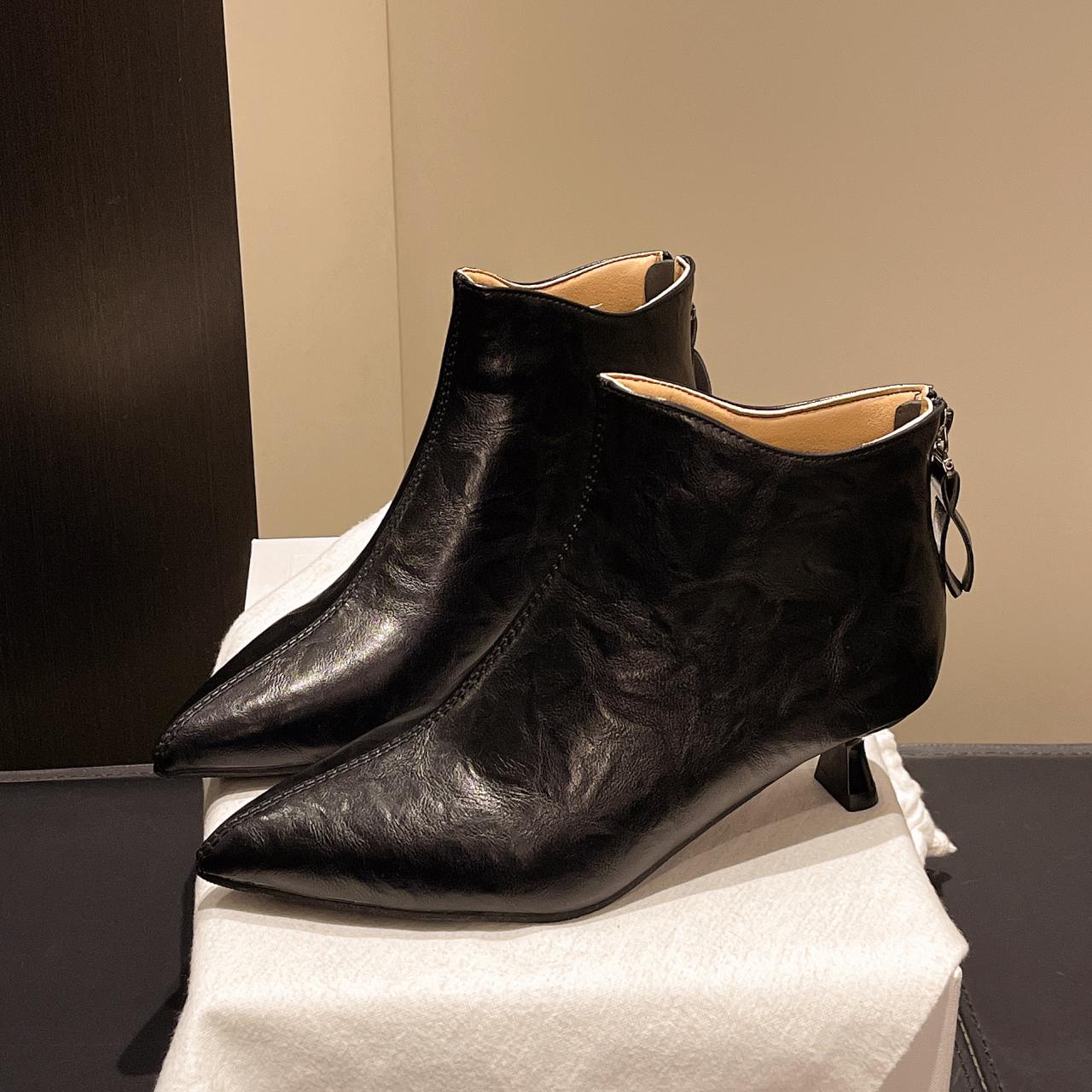 Мода Мода Женские Ботильоны Сексуальные Осенне-Зимние Острый Носок Высокий Каблук Кожаные Женские Ботинки Ботинки на Высоком Каблуке Женская Обувь 35
Мода Мода Женские Ботильоны Сексуальные Осенне-Зимние Острый Носок Высокий Каблук Кожаные Женские Ботинки Ботинки на Высоком Каблуке Женская Обувь 35