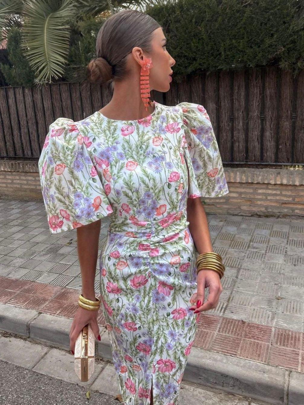New summer bubble sleeve slim dress European and American fashion pleated dress XXXL білий
New summer bubble sleeve slim dress European and American fashion pleated dress XXXL білий