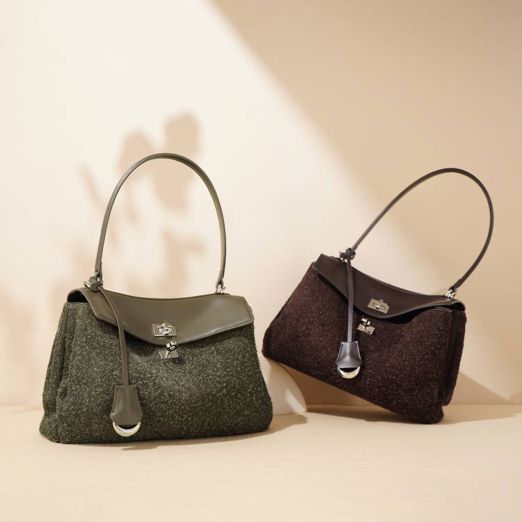 Bags Autumn and winter large-capacity Kelly tote bags, frosted cowhide splicing portable shoulder armpit bags кавовий
Bags Autumn and winter large-capacity Kelly tote bags, frosted cowhide splicing portable shoulder armpit bags кавовий