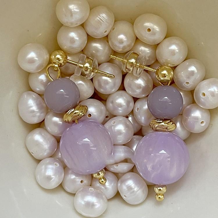Resin gourd earrings light luxury high-end stud earrings temperament niche versatile simple earrings women
Resin gourd earrings light luxury high-end stud earrings temperament niche versatile simple earrings women
