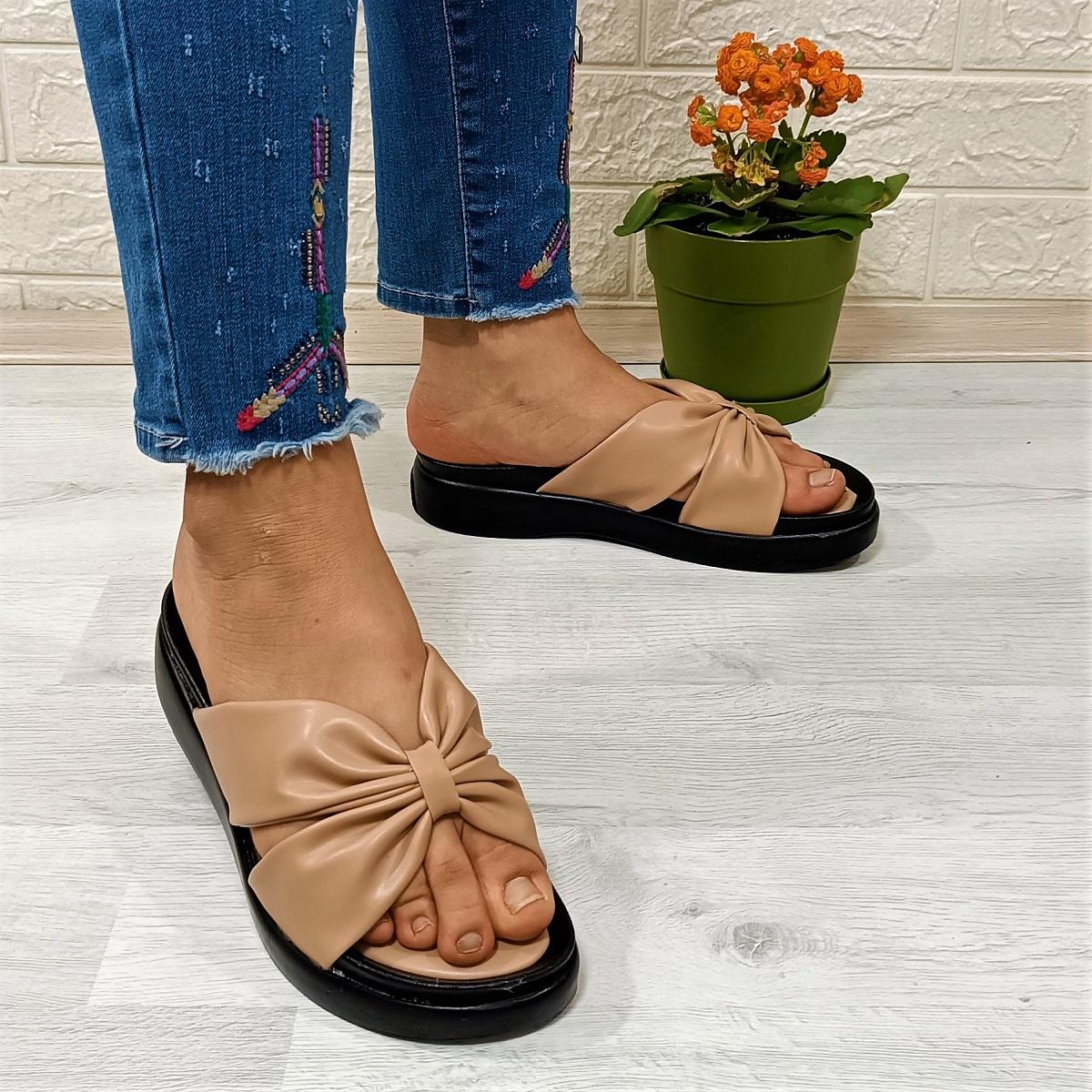 Voga 2700 Элегантные повседневные женские тапочки на мягкой подошве с норковой лентой
Voga 2700 Элегантные повседневные женские тапочки на мягкой подошве с норковой лентой