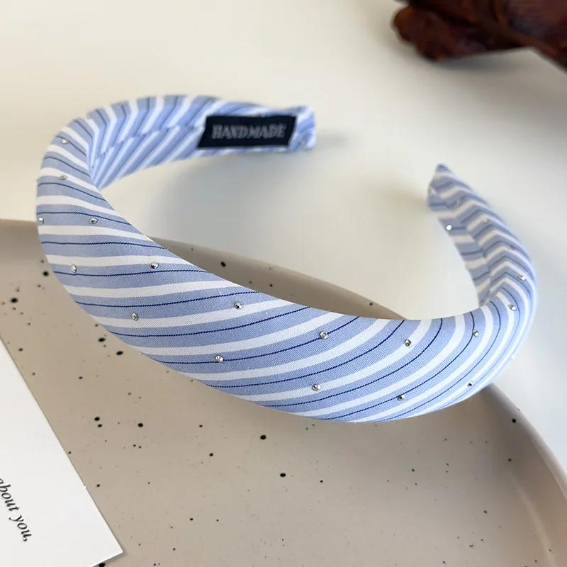 New Twill Fabric Sponge Headbands Beach Blue Striped Hair Hoop for Womans Girls Sweet Elegant Hair Bands Fashion Retro Headdress
New Twill Fabric Sponge Headbands Beach Blue Striped Hair Hoop for Womans Girls Sweet Elegant Hair Bands Fashion Retro Headdress